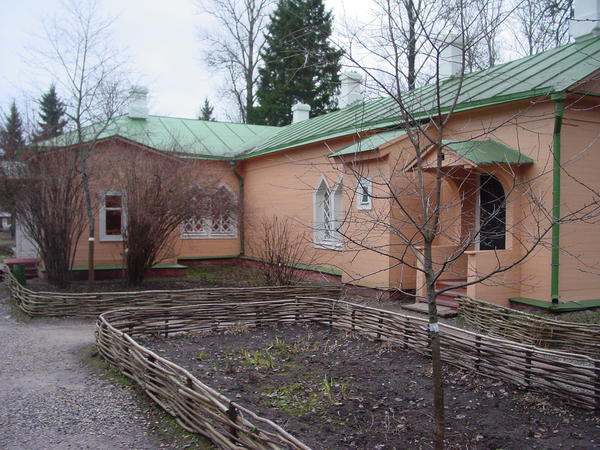 Плетеные изгороди некоторое время назад вошли в моду и стали появляться повсюду